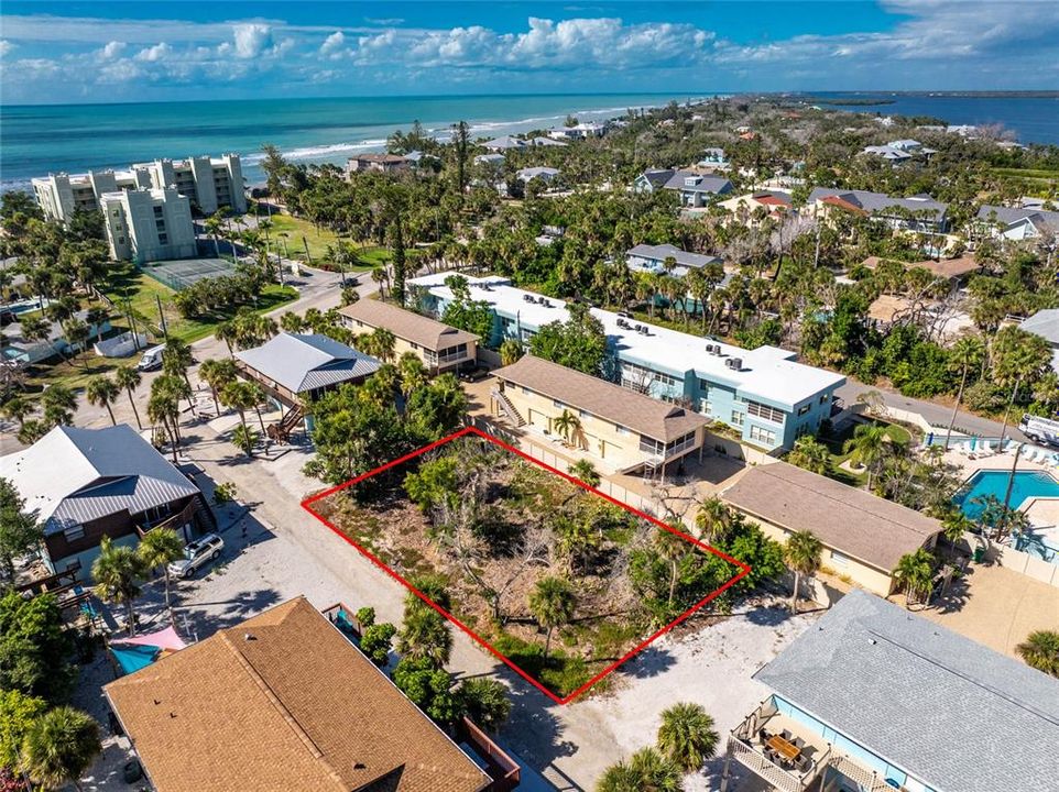 For Sale: $925,000 (0.20 acres)