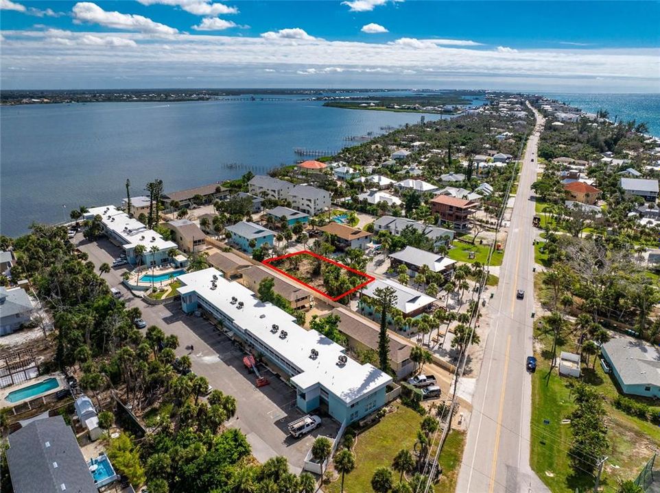 For Sale: $925,000 (0.20 acres)