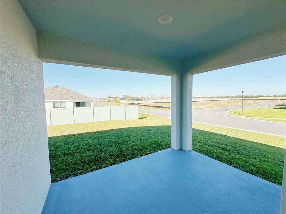 For Rent: $2,150 (4 beds, 2 baths, 1828 Square Feet)