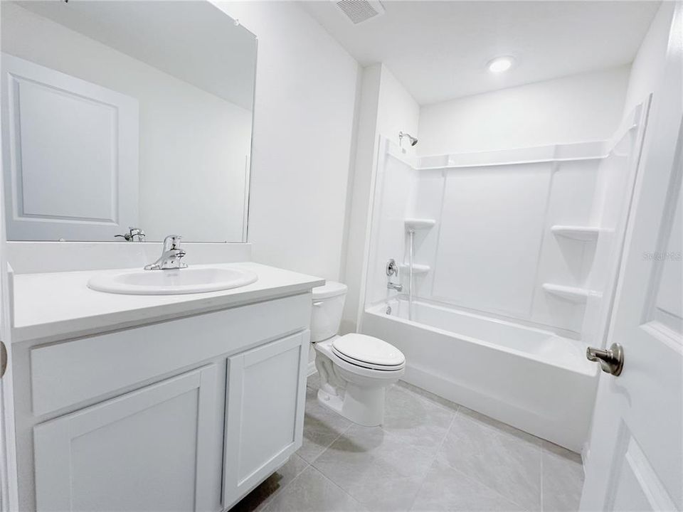 For Rent: $2,150 (4 beds, 2 baths, 1828 Square Feet)