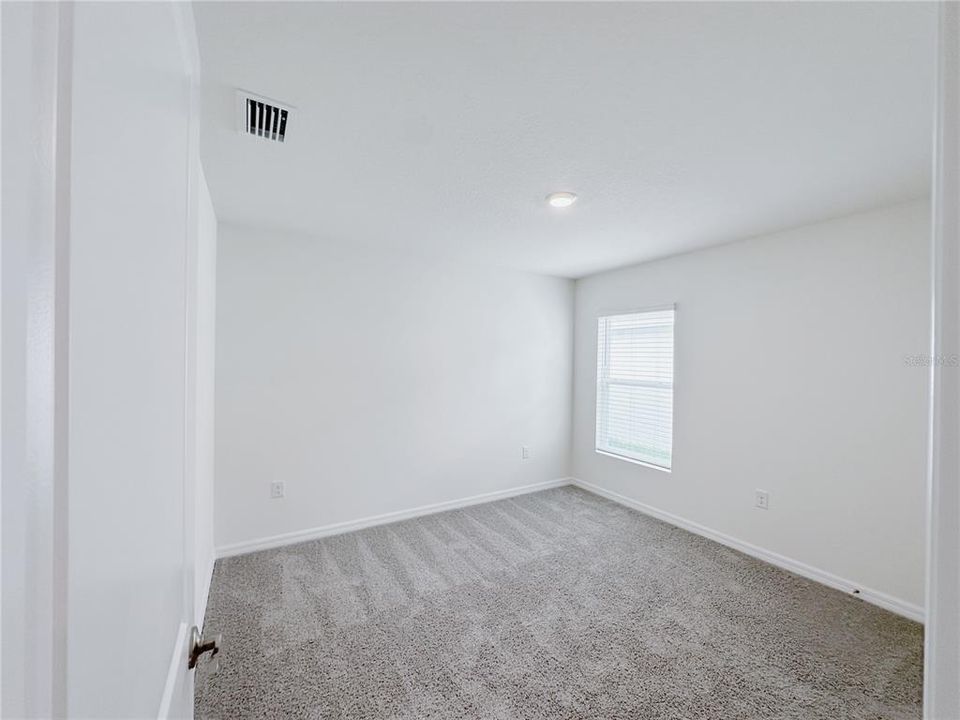 For Rent: $2,150 (4 beds, 2 baths, 1828 Square Feet)