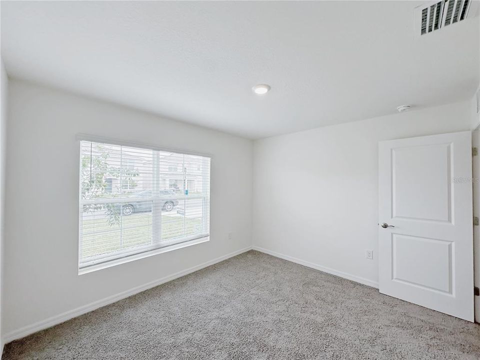 For Rent: $2,150 (4 beds, 2 baths, 1828 Square Feet)