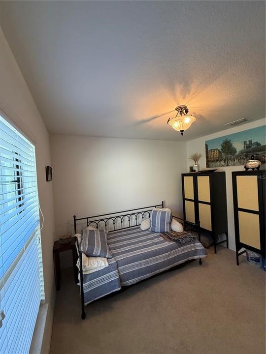 Activo con contrato: $243,900 (3 camas, 2 baños, 1184 Pies cuadrados)