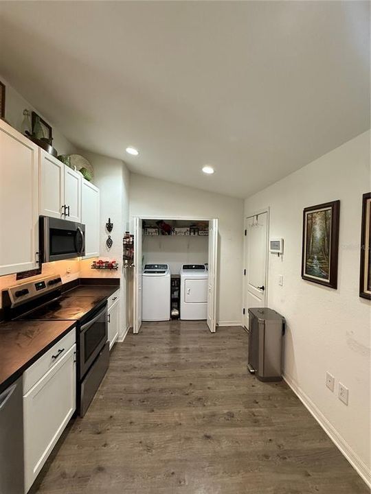 Activo con contrato: $243,900 (3 camas, 2 baños, 1184 Pies cuadrados)