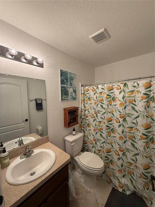 Activo con contrato: $243,900 (3 camas, 2 baños, 1184 Pies cuadrados)