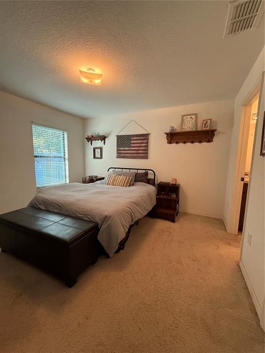 Activo con contrato: $243,900 (3 camas, 2 baños, 1184 Pies cuadrados)