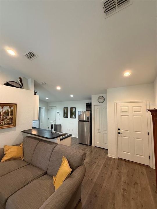 Activo con contrato: $243,900 (3 camas, 2 baños, 1184 Pies cuadrados)