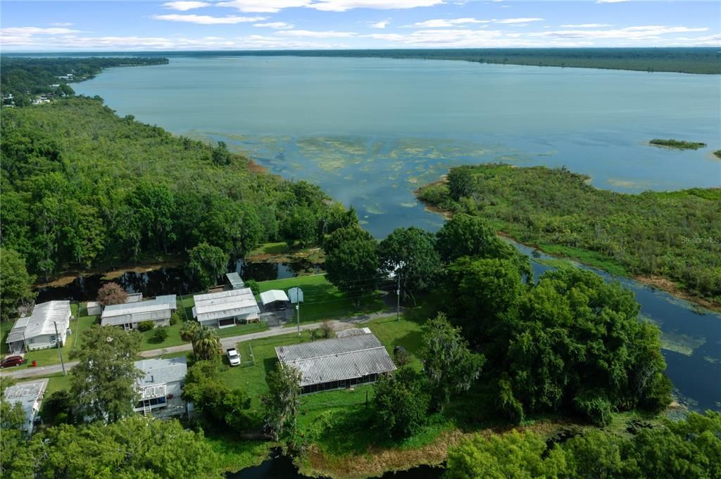 For Sale: $250,000 (2 beds, 2 baths, 960 Square Feet)