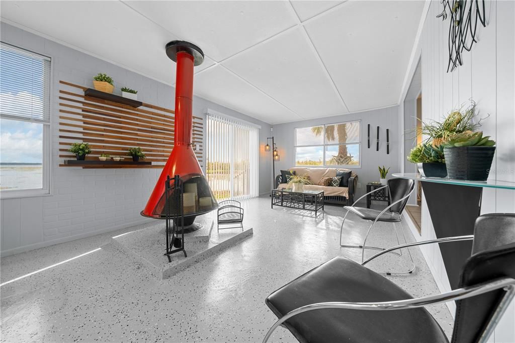 For Sale: $250,000 (2 beds, 2 baths, 960 Square Feet)