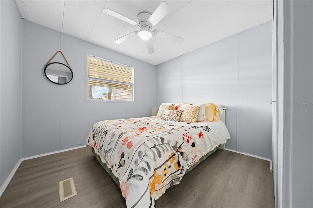 For Sale: $250,000 (2 beds, 2 baths, 960 Square Feet)