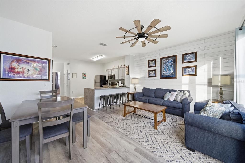 For Sale: $449,000 (3 beds, 3 baths, 1440 Square Feet)