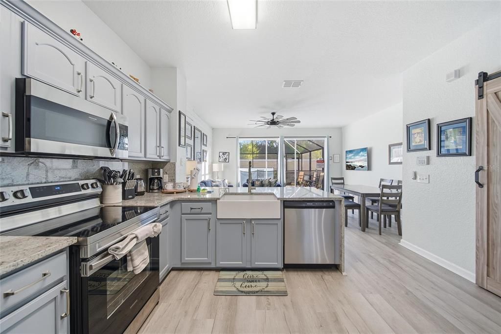 For Sale: $449,000 (3 beds, 3 baths, 1440 Square Feet)