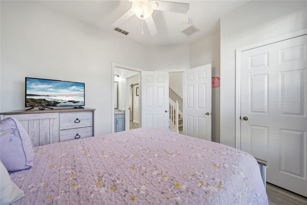 For Sale: $449,000 (3 beds, 3 baths, 1440 Square Feet)