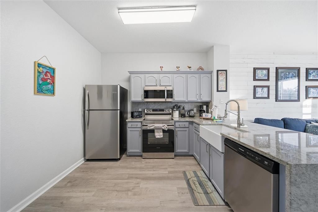 For Sale: $449,000 (3 beds, 3 baths, 1440 Square Feet)