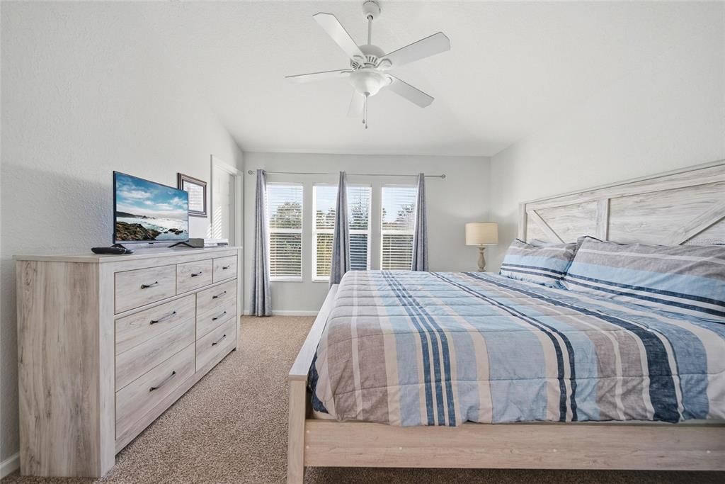 For Sale: $449,000 (3 beds, 3 baths, 1440 Square Feet)