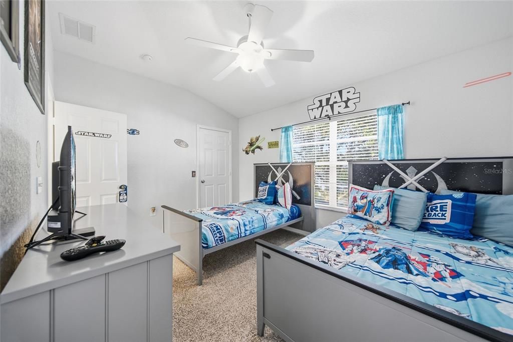 For Sale: $449,000 (3 beds, 3 baths, 1440 Square Feet)