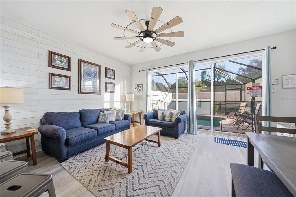 For Sale: $449,000 (3 beds, 3 baths, 1440 Square Feet)