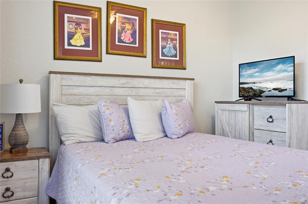 For Sale: $449,000 (3 beds, 3 baths, 1440 Square Feet)