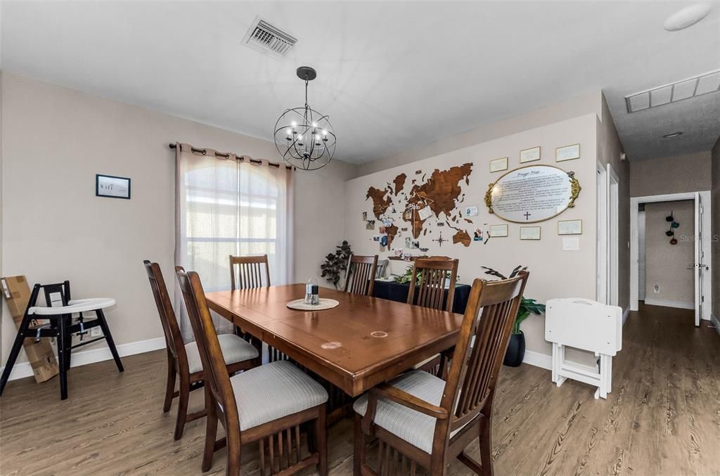 For Sale: $800,000 (4 beds, 2 baths, 1926 Square Feet)