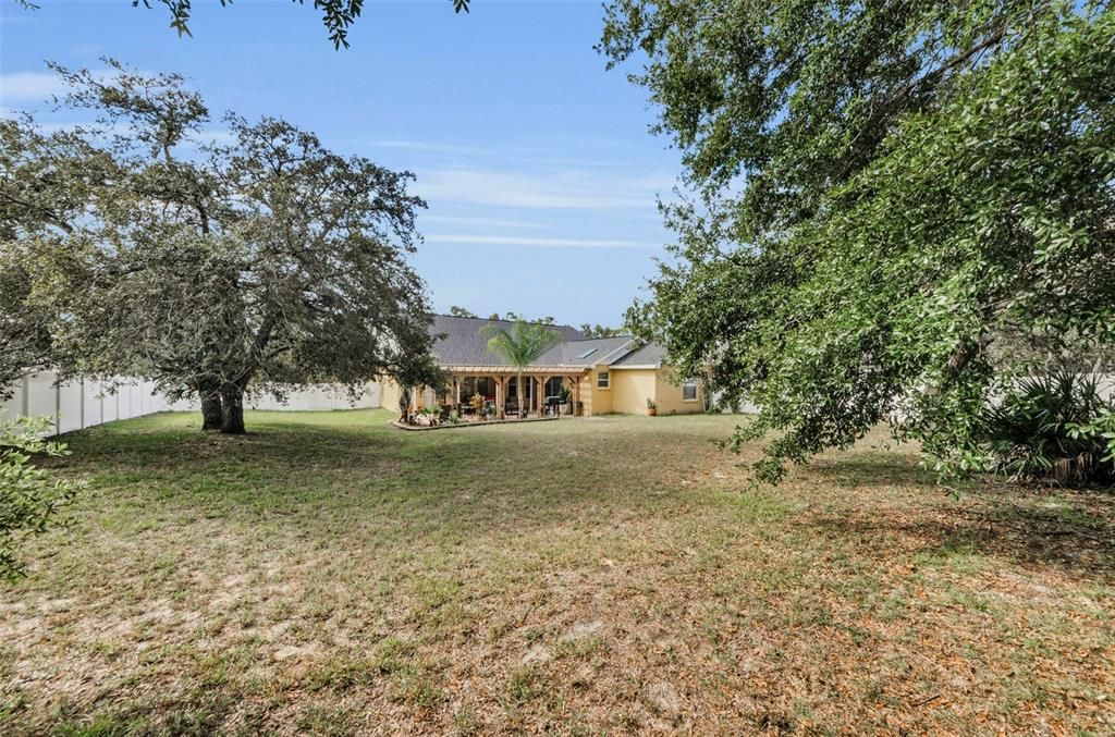 For Sale: $800,000 (4 beds, 2 baths, 1926 Square Feet)