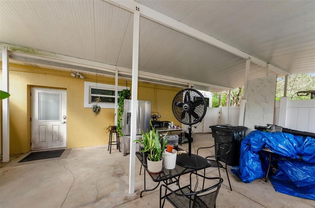 For Sale: $800,000 (4 beds, 2 baths, 1926 Square Feet)