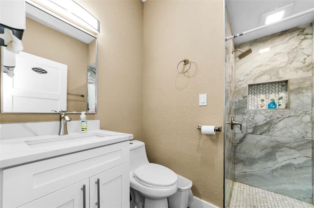 For Sale: $800,000 (4 beds, 2 baths, 1926 Square Feet)