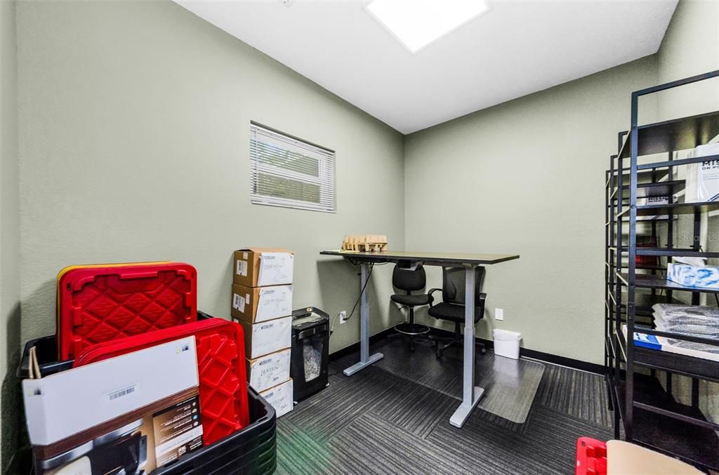 For Sale: $800,000 (4 beds, 2 baths, 1926 Square Feet)