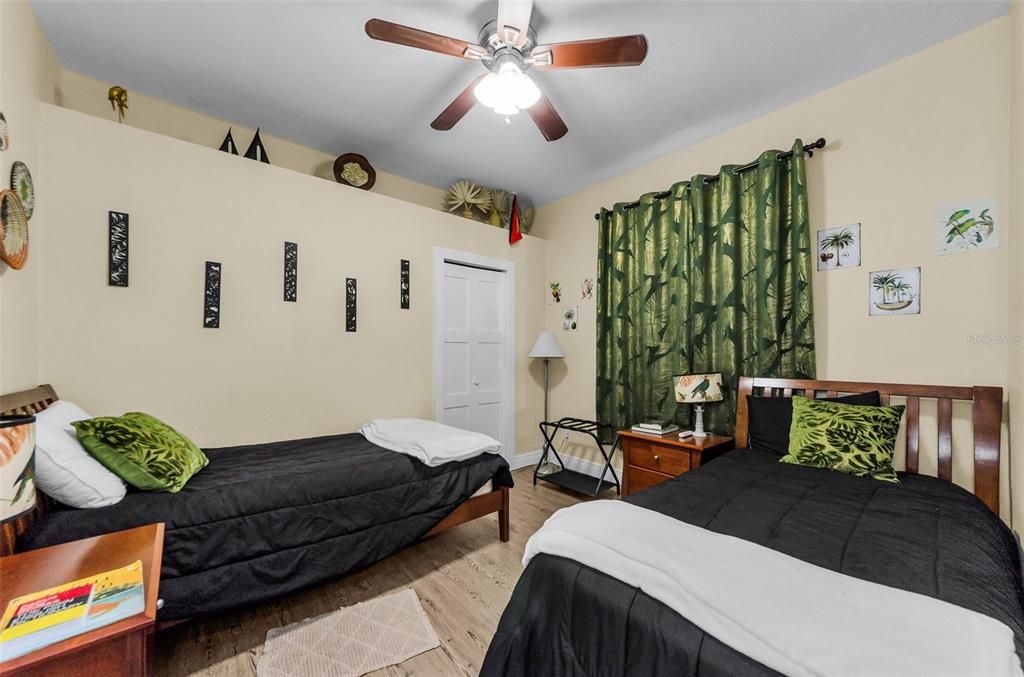 For Sale: $800,000 (4 beds, 2 baths, 1926 Square Feet)