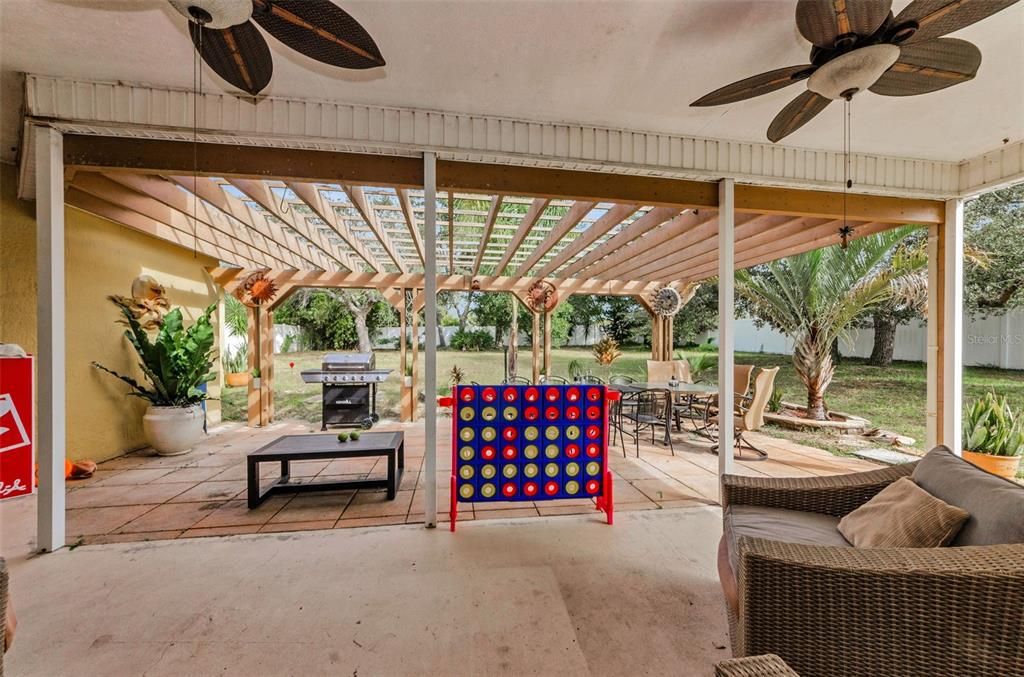 For Sale: $800,000 (4 beds, 2 baths, 1926 Square Feet)