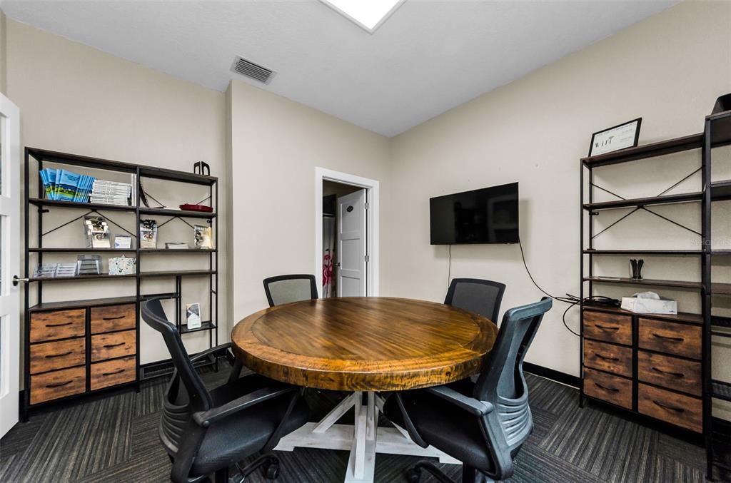 For Sale: $800,000 (4 beds, 2 baths, 1926 Square Feet)