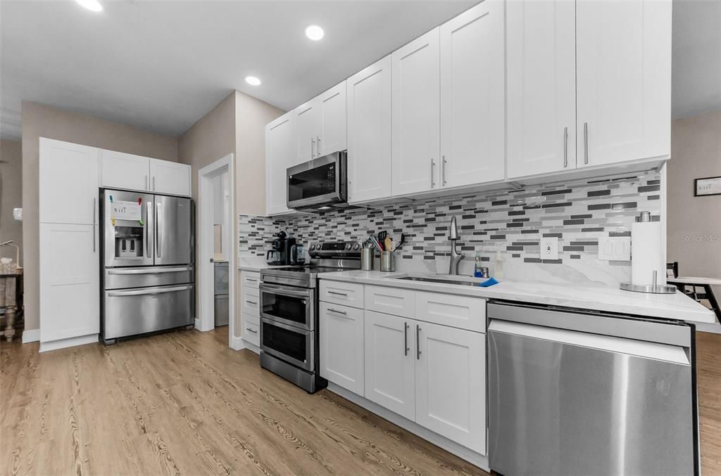 For Sale: $800,000 (4 beds, 2 baths, 1926 Square Feet)