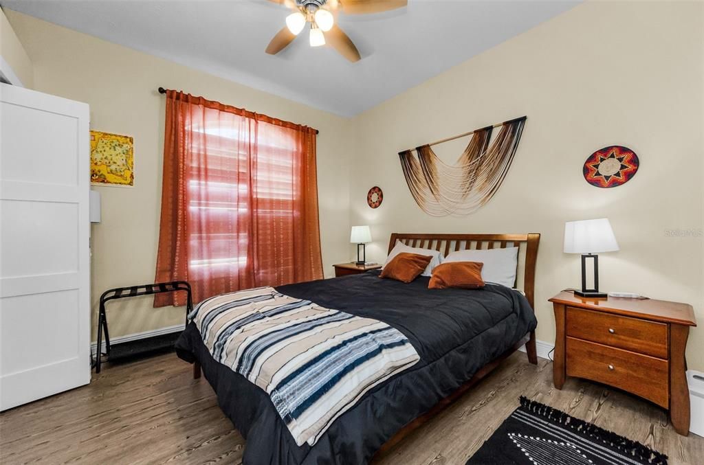 For Sale: $800,000 (4 beds, 2 baths, 1926 Square Feet)