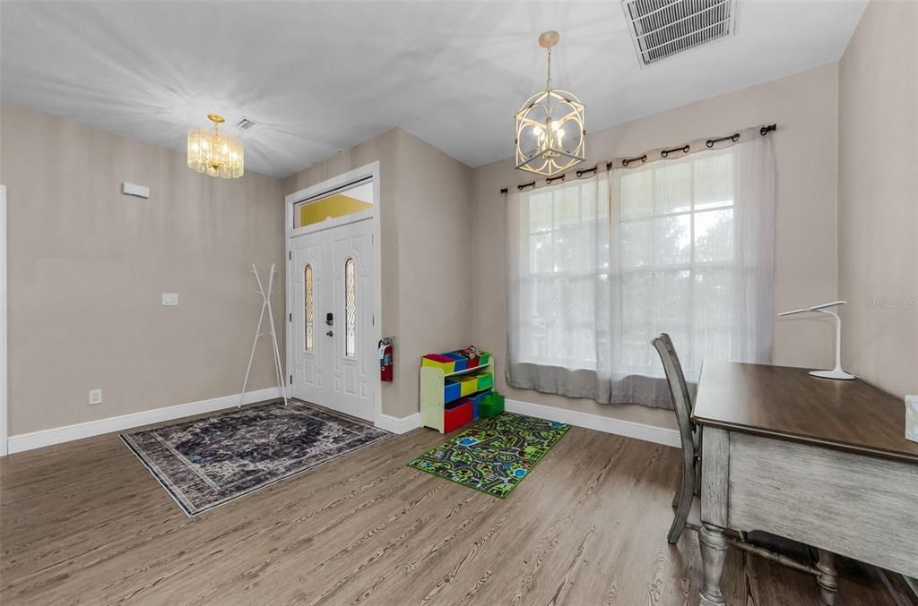 For Sale: $800,000 (4 beds, 2 baths, 1926 Square Feet)