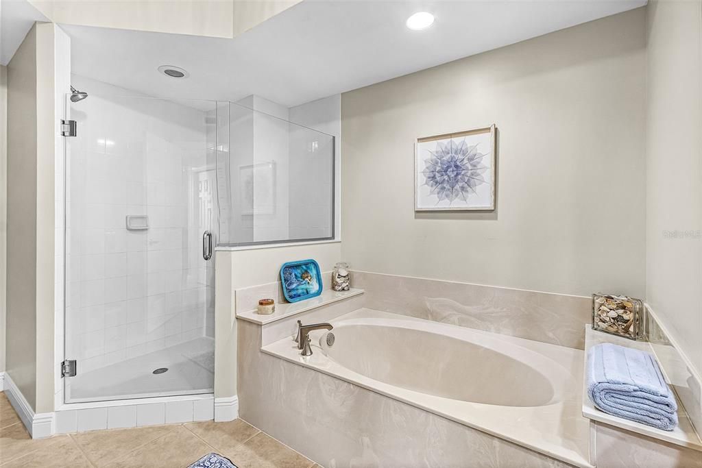 На продажу: $564,000 (3 спален, 2 ванн, 1833 Квадратных фут)