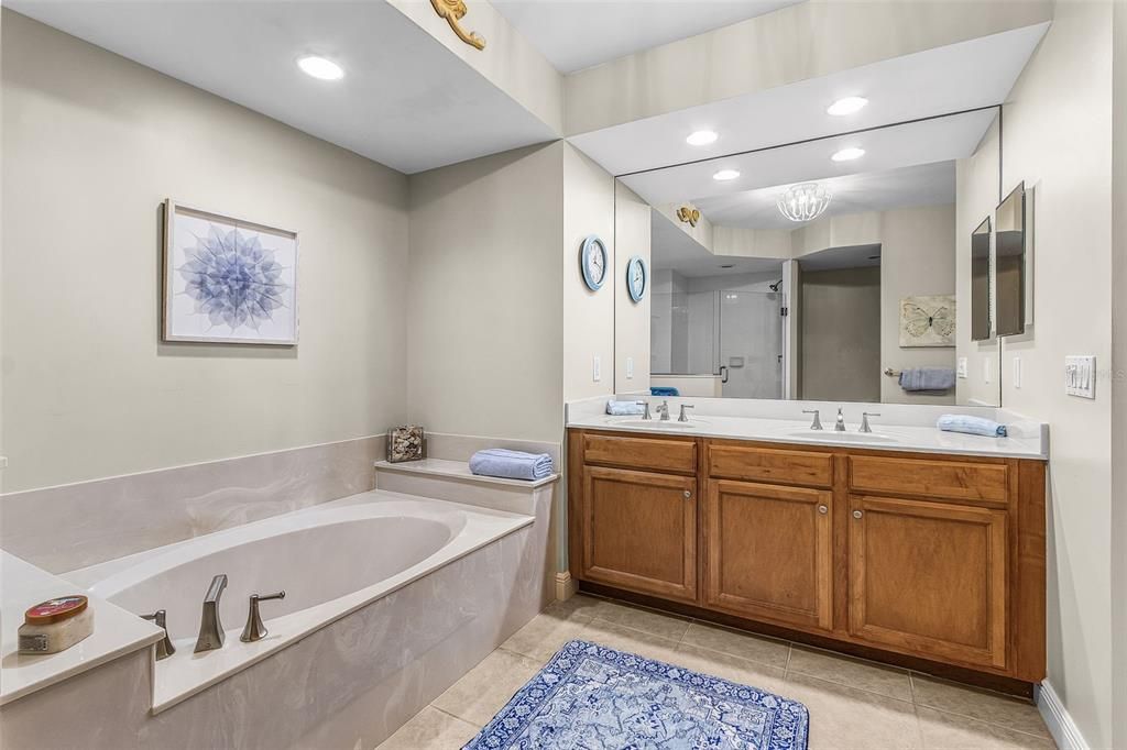 На продажу: $564,000 (3 спален, 2 ванн, 1833 Квадратных фут)