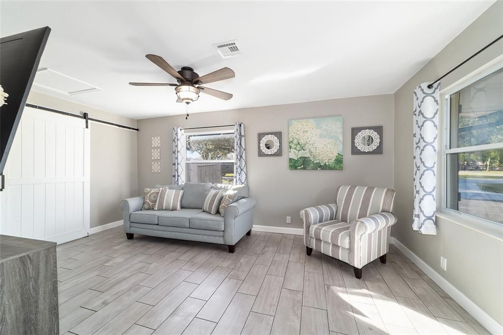 Activo con contrato: $365,000 (3 camas, 2 baños, 1392 Pies cuadrados)