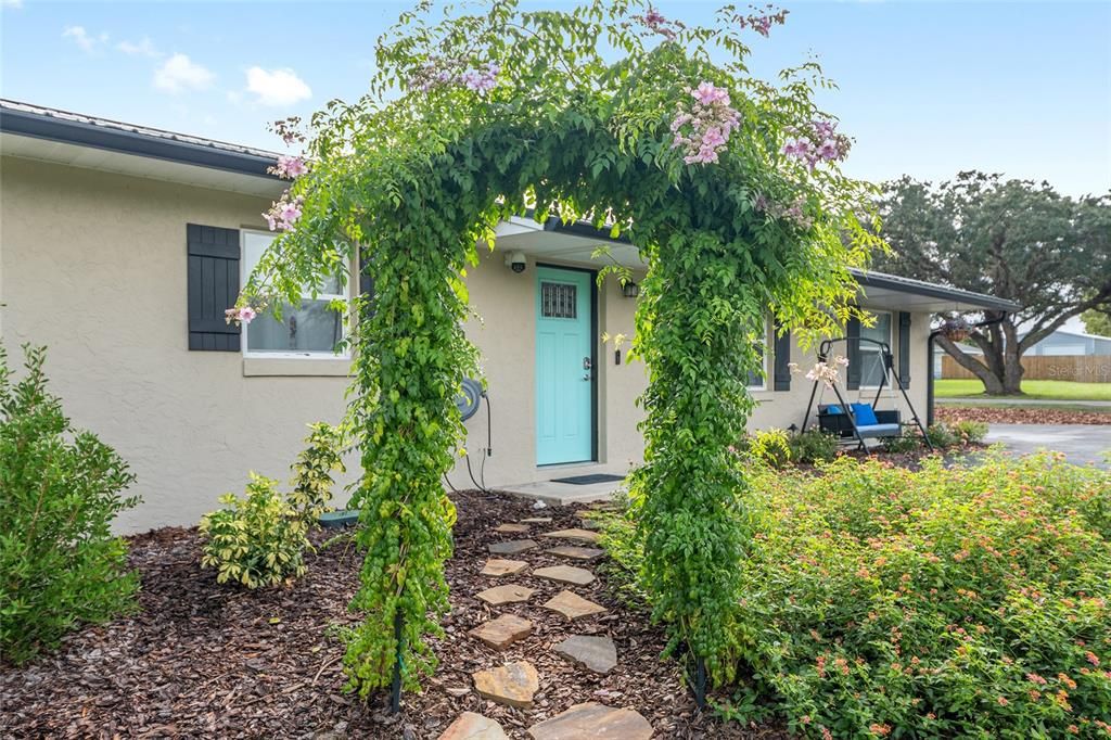 Activo con contrato: $365,000 (3 camas, 2 baños, 1392 Pies cuadrados)