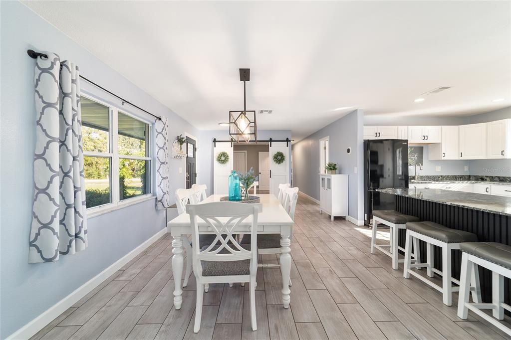 Activo con contrato: $365,000 (3 camas, 2 baños, 1392 Pies cuadrados)