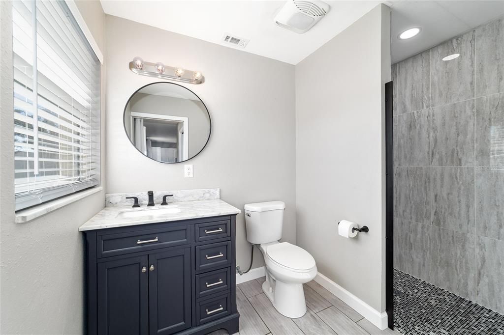 Activo con contrato: $365,000 (3 camas, 2 baños, 1392 Pies cuadrados)