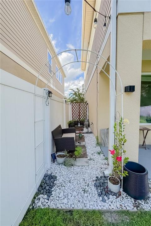 Active With Contract: $394,900 (4 beds, 2 baths, 2011 Square Feet)