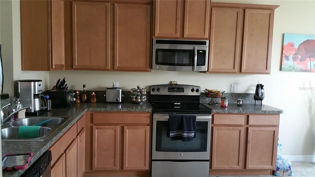 出租: $2,075 (3 贝兹, 2 浴室, 1745 平方英尺)