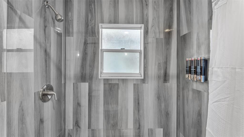 For Sale: $644,000 (5 beds, 3 baths, 3005 Square Feet)