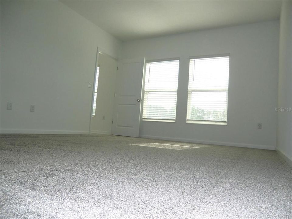 Active With Contract: $2,200 (4 beds, 2 baths, 1936 Square Feet)