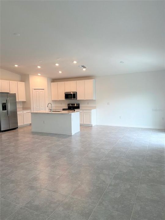 Active With Contract: $2,200 (4 beds, 2 baths, 1936 Square Feet)