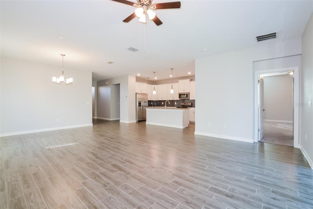 For Rent: $2,295 (3 beds, 2 baths, 2027 Square Feet)