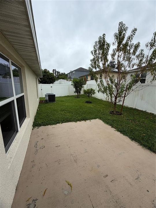 待售: $365,000 (4 贝兹, 2 浴室, 2116 平方英尺)