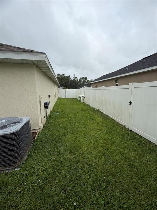 待售: $365,000 (4 贝兹, 2 浴室, 2116 平方英尺)