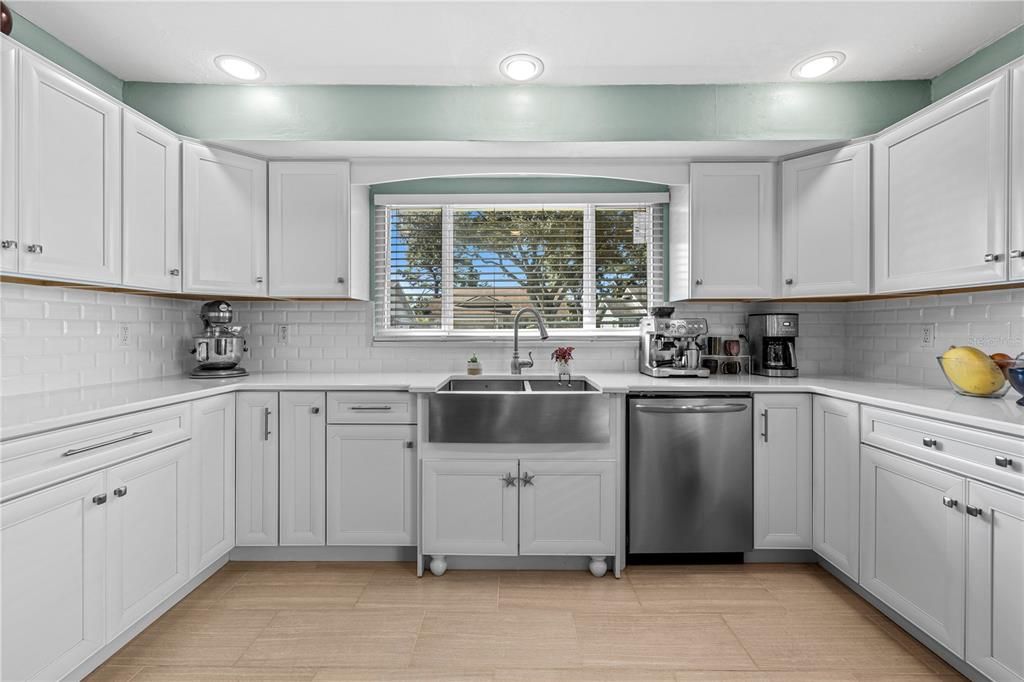 Activo con contrato: $387,000 (3 camas, 2 baños, 1348 Pies cuadrados)