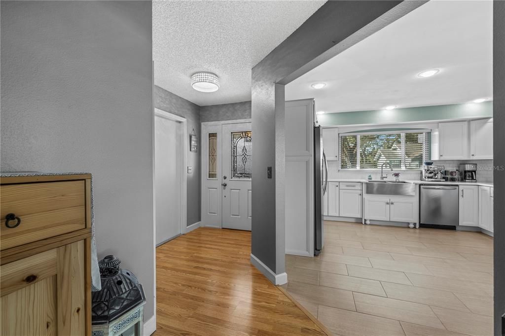 Activo con contrato: $387,000 (3 camas, 2 baños, 1348 Pies cuadrados)