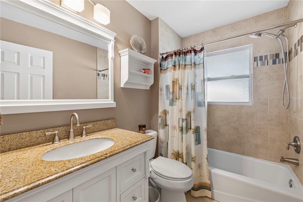 Activo con contrato: $387,000 (3 camas, 2 baños, 1348 Pies cuadrados)